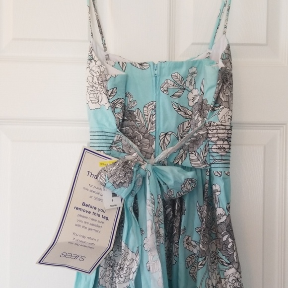 NWT Floral Dress - Picture 3 of 4